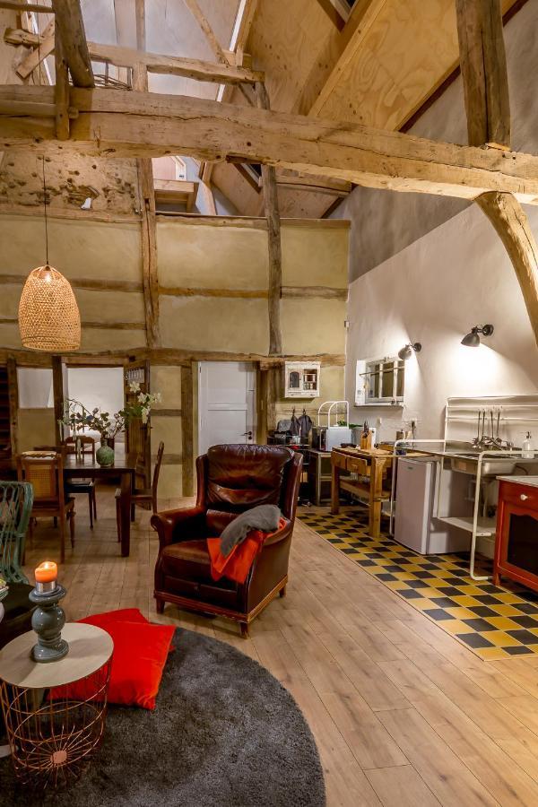 Aan De Holle Weg. Zeer Landelijk Gelegen Verbouwde Stal Tot Woning Nuth Luaran gambar
