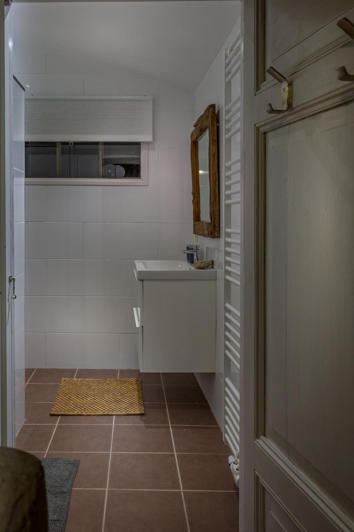 Aan De Holle Weg. Zeer Landelijk Gelegen Verbouwde Stal Tot Woning Nuth Luaran gambar